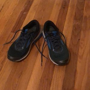 Running shoes